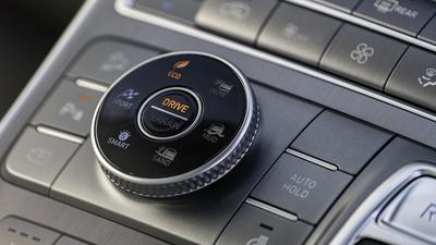 2021 Hyundai Santa Fe interior controls