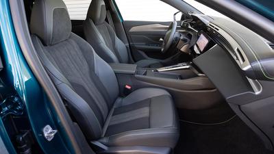 2022 Peugeot 408 front seats