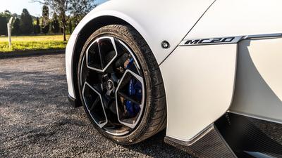 2022 Maserati MC20 wheel