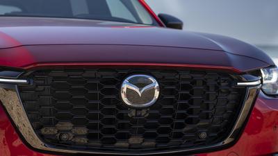 2022 Mazda CX-60 front grille 
