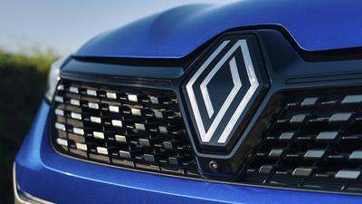 2023 Renault Clio blue front badge