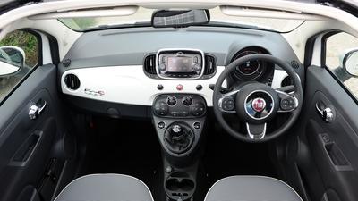 2015 Fiat 500C dashboard