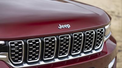 2024 Red Jeep Grand Cherokee grille detail