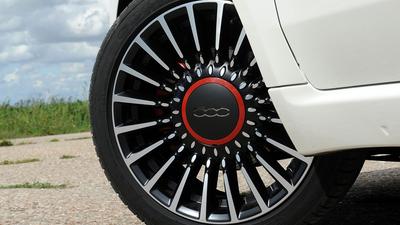 2015 Fiat 500C wheel