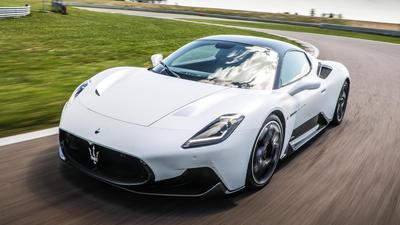 2022 Maserati MC20 front 