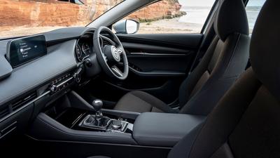 Mazda3 Saloon