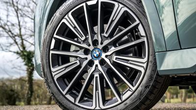 BMW iX1 wheel