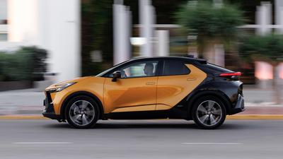 2023 Toyota C-HR driving side