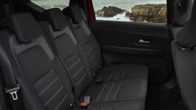 2023 Dacia Jogger Hybrid rear seats