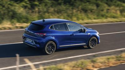 2023 Renault Clio blue side driving