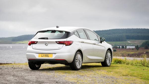 2015 Vauxhall Astra exterior