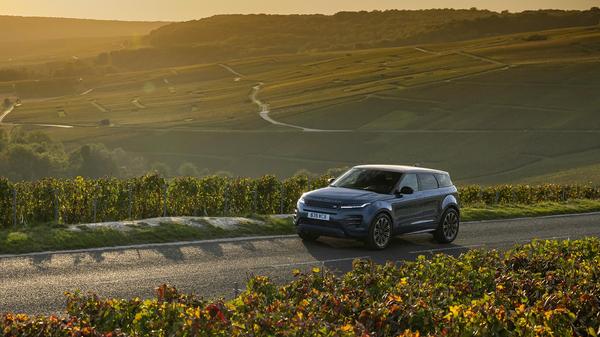 2024 Range Rover Evoque driving side