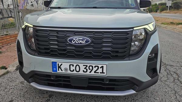Ford Transit Courier Grille