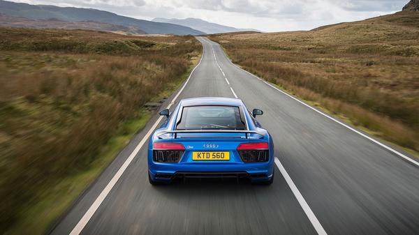 2015 Audi R8 V10 Plus power