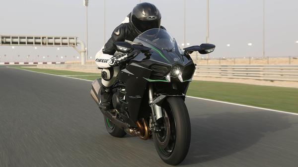 Kawasaki Ninja H2 (2015 - ) expert review