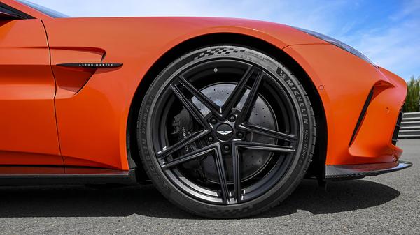 2024 Cosmos Orange Aston Martin Vantage front wheel