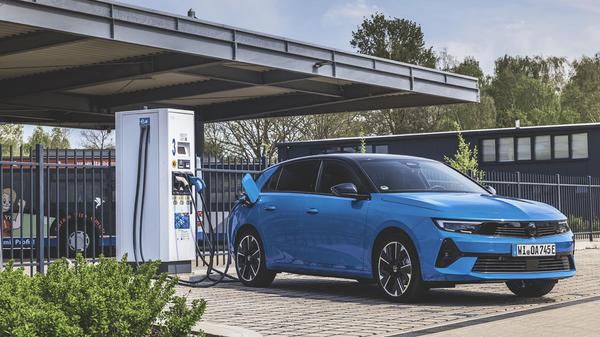 2023 Vauxhall Astra-e charging
