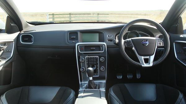 2013 Volvo S60 front interior
