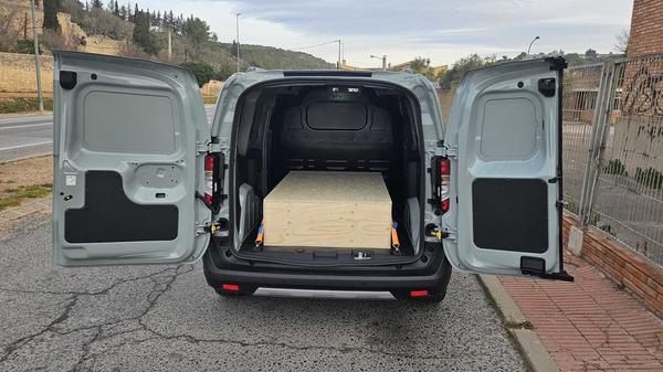 Ford Transit Courier Loadspace