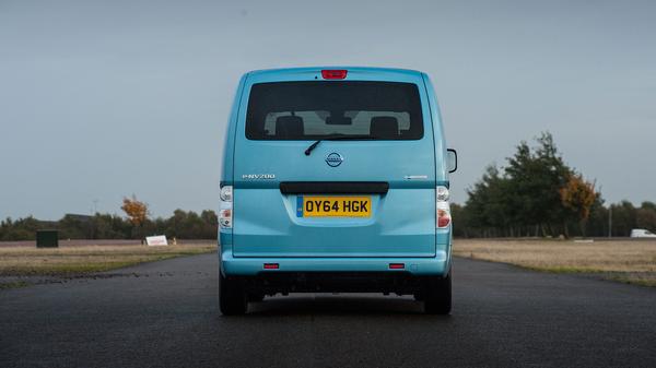 2015 Nissan e-NV200 MPV styling