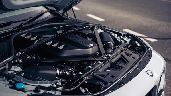 2022 BMW M2 Coupe engine