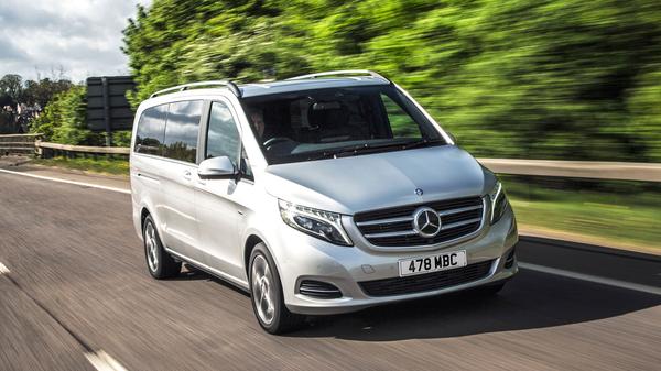 2015 Mercedes-Benz V-Class front tracking