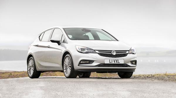 2015 Vauxhall Astra exterior