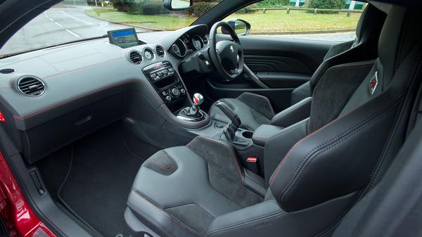 Peugeot RCZ interior