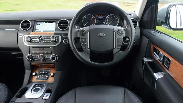 Land Rover Discovery interior