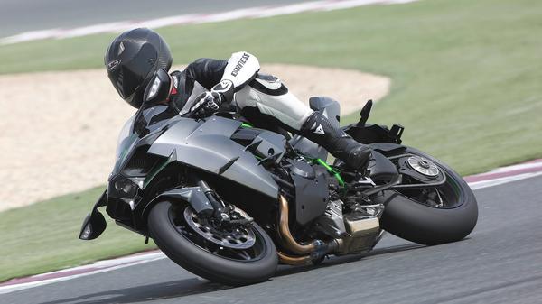 Kawasaki Ninja H2 (2015 - ) expert review