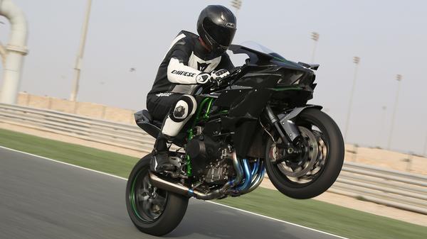 Kawasaki Ninja H2 (2015 - ) expert review