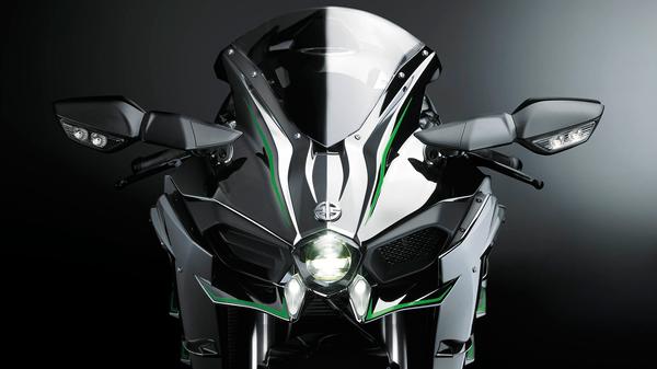 Kawasaki Ninja H2 (2015 - ) expert review