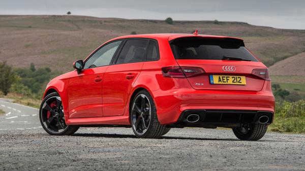 Audi RS 3 exterior