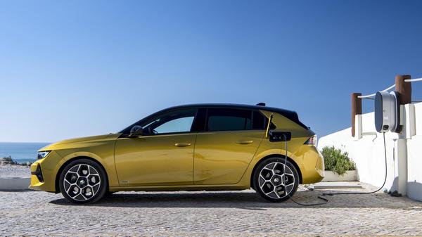 2022 Vauxhall Astra hybrid in yellow
