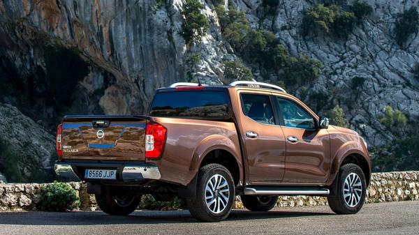 Nissan Navara rear