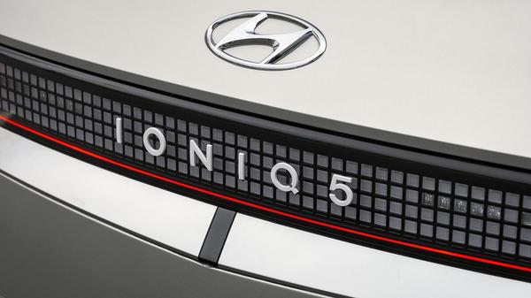 2024 Hyundai Ioniq 5 badge