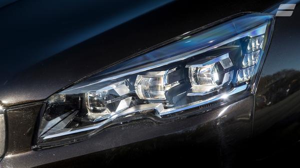 014 Peugeot 508 SW headlight