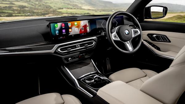 2022 BMW 3 Series saloon interior