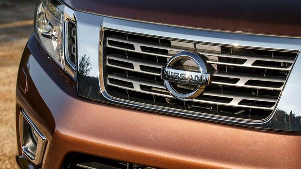 Nissan Navara front grille