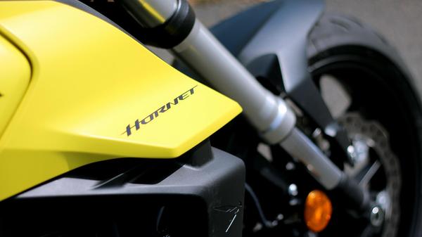 2023 Honda CB750 Hornet logo detail