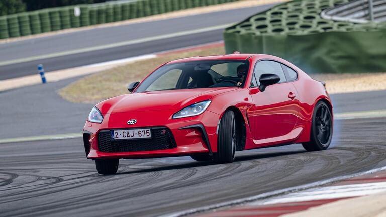 Toyota GR86 lease cars | AutoTrader UK