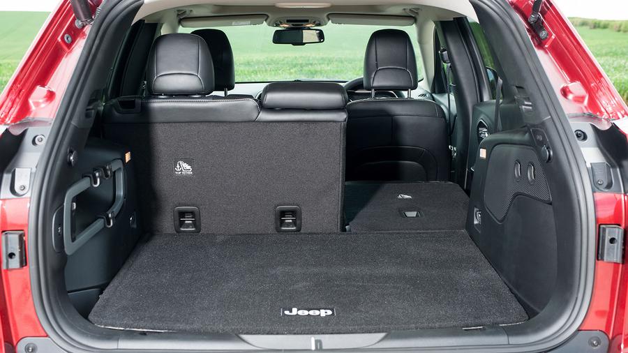 2015 Jeep Cherokee boot