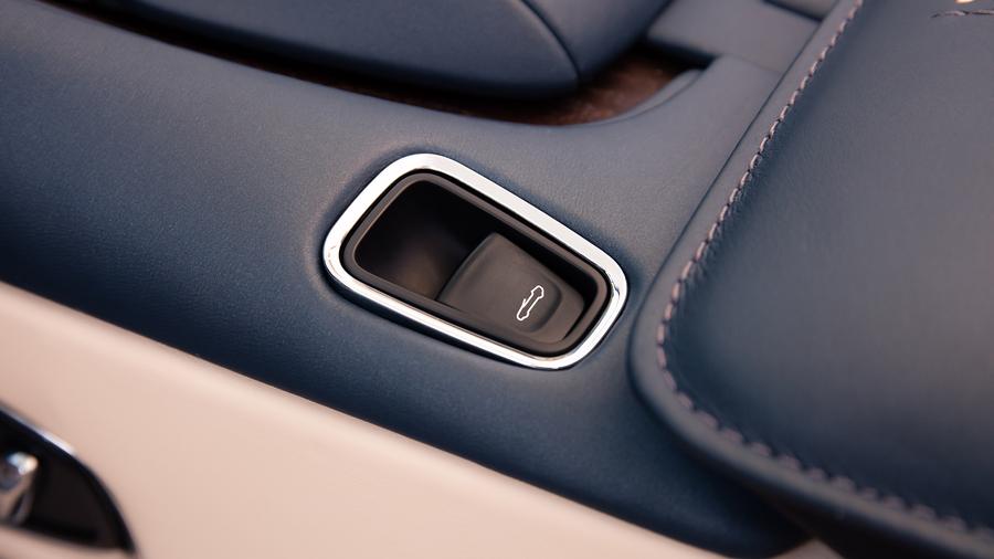 2018 Aston Martin DB11 Volante
