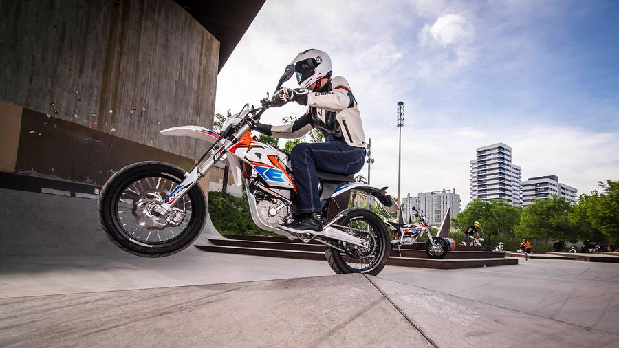 KTM Freeride E-SM (2014 - ) expert review
