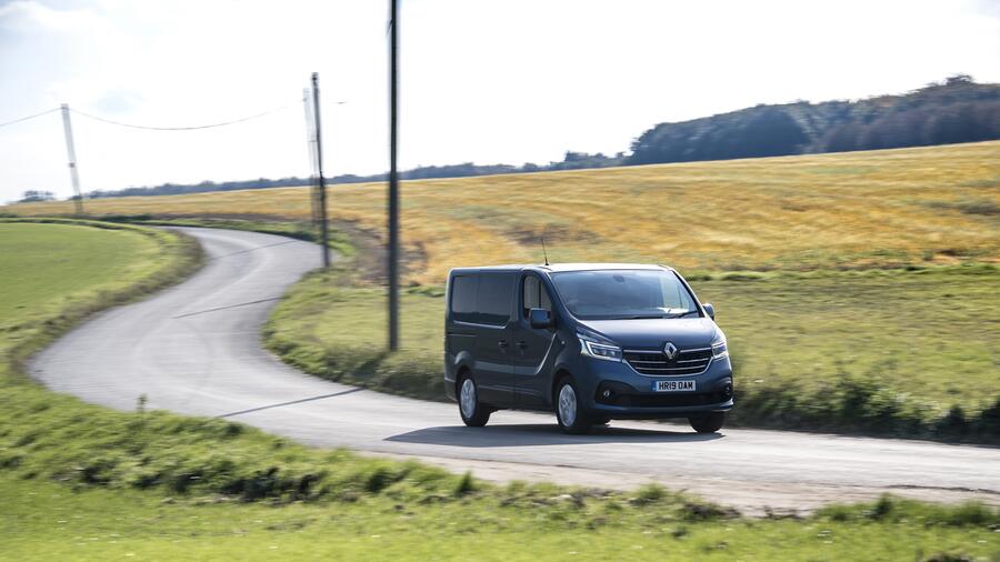 renault trafic 2020 review