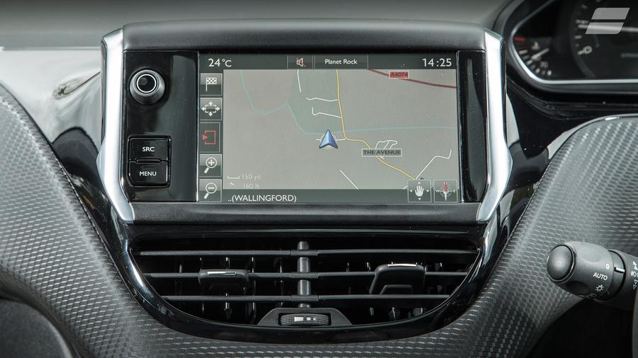 Peugeot 208 equipment