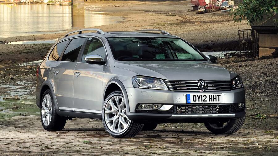 Volkswagen Passat Alltrack Estate (2010 ) review Auto Trader UK