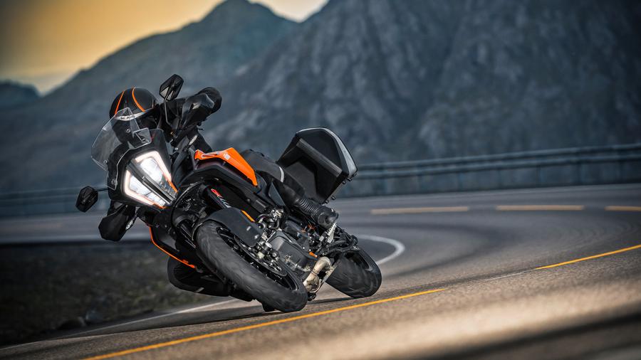 ktm 1290s