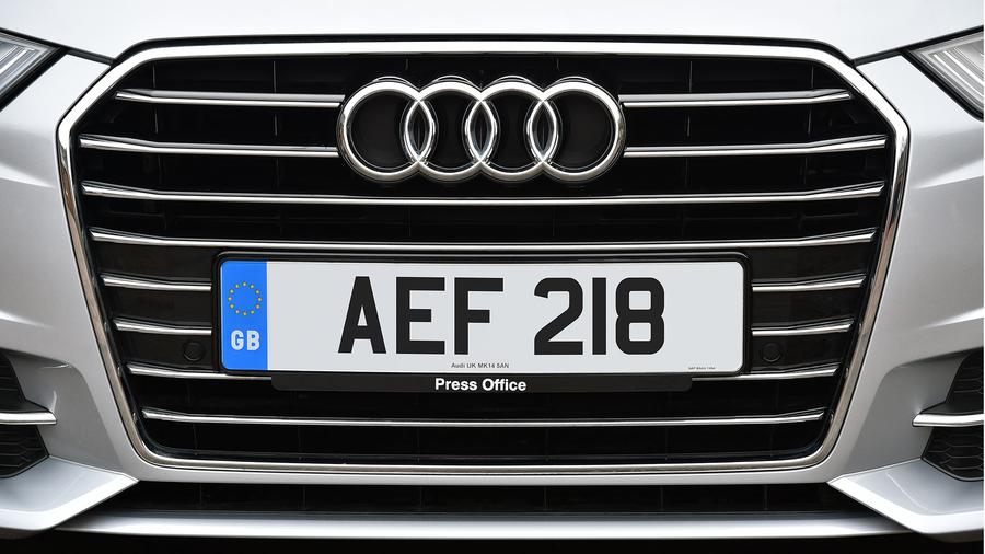 Audi A6 Avant grille