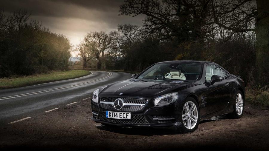 Today's SL retains the classic proportions of its forebears Mercedes SL looks